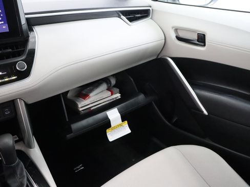 Certified 2023 Toyota Corolla Cross LE w/ Moonroof Package image 22