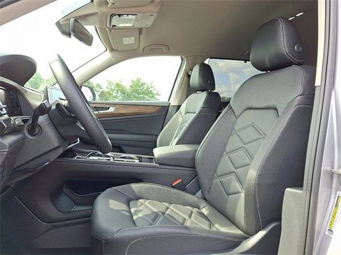 New 2026 Volkswagen Atlas SE image 8