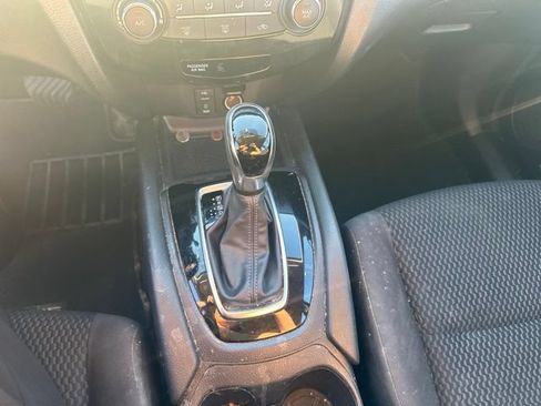 Used 2018 Nissan Rogue Sport S AWD/4WD image 16