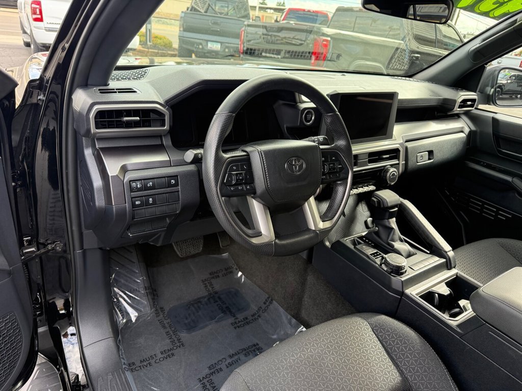 Used 2025 Toyota 4Runner SR5 AWD/4WD image 9