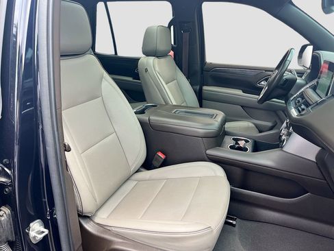 Used 2022 GMC Yukon SLT w/ SLT Premium Package AWD/4WD image 38