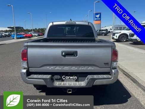Used 2021 Toyota Tacoma TRD Off-Road w/ Technology Package AWD/4WD image 7