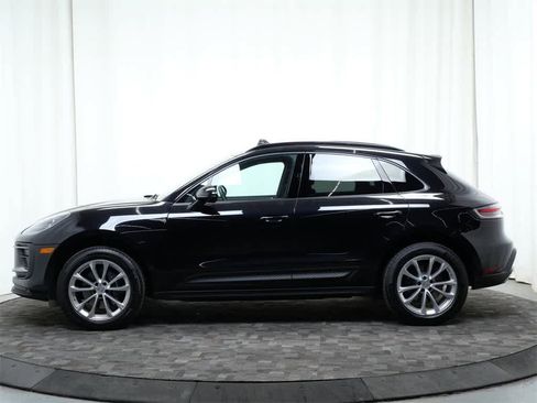 Used 2025 Porsche Macan image 2