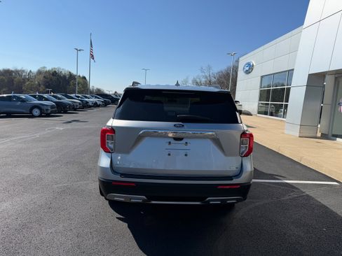 Certified 2020 Ford Explorer XLT w/ Equipment Group 202A AWD/4WD image 7
