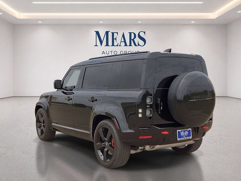 Used 2025 Land Rover Defender 110 X AWD/4WD image 3