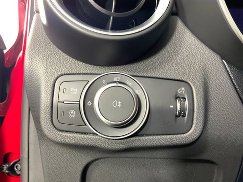 New 2025 Alfa Romeo Stelvio Sprint w/ Convenience Package AWD/4WD image 23