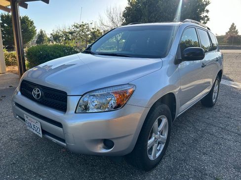 Used 2007 Toyota RAV4 2WD image 2