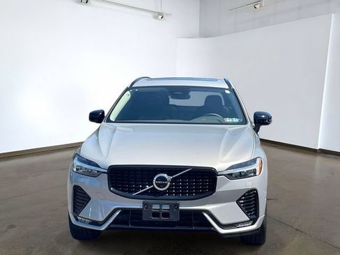 Used 2023 Volvo XC60 B5 Plus w/ Climate Package AWD/4WD image 2
