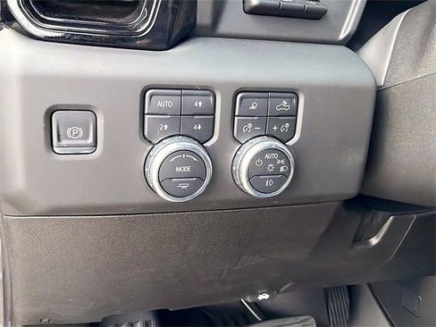 Used 2025 GMC Sierra 2500 AT4 w/ AT4 Premium Plus Package image 29