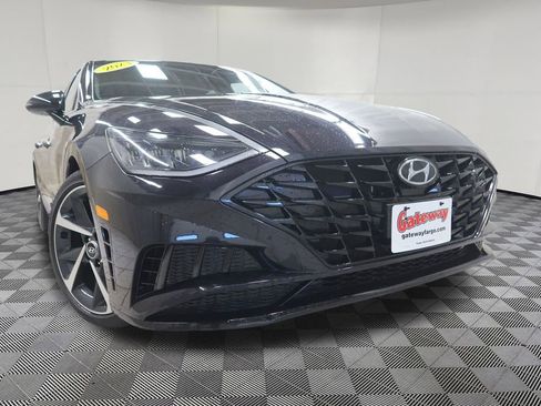 Used 2023 Hyundai Sonata SEL Plus w/ Preferred Accessory Package FWD image 2