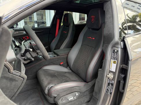 Used 2024 Lamborghini Urus Performante AWD/4WD image 40