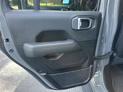 Used 2023 Jeep Wrangler Unlimited Sahara image 15