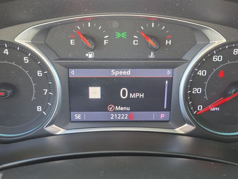 Used 2022 Chevrolet Equinox RS w/ Infotainment Package image 19