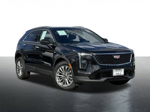 Used 2024 Cadillac XT4 Premium Luxury image 1