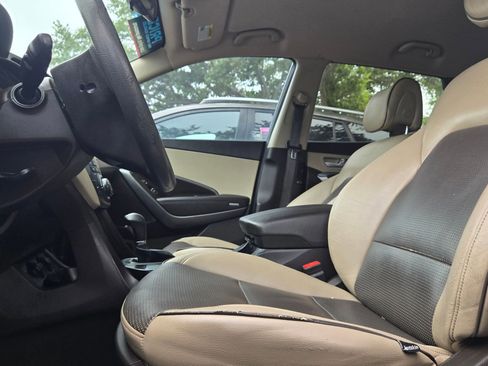 Used 2017 Hyundai Santa Fe Sport FWD image 18