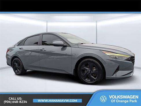 Used 2022 Hyundai Elantra SEL image 1