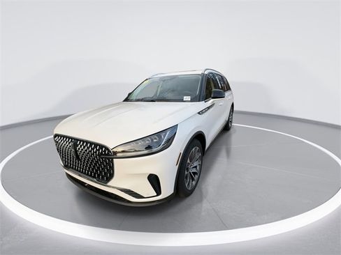 New 2026 Lincoln Aviator Reserve image 3