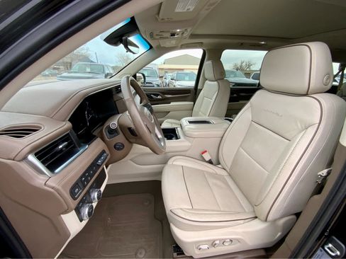 Used 2021 GMC Yukon XL Denali w/ Denali Premium Package image 23