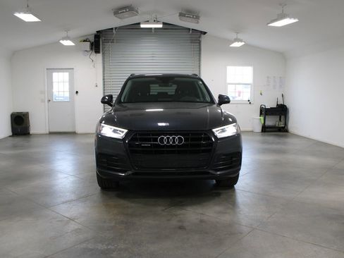 Used 2019 Audi Q5 2.0T Premium Plus w/ Premium Plus Package AWD/4WD image 3