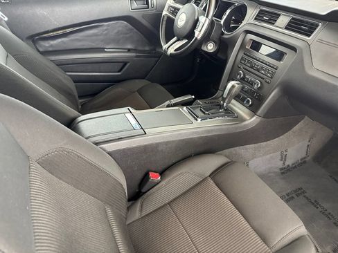 Used 2013 Ford Mustang Coupe RWD image 26