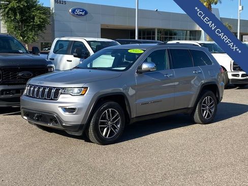 Used 2017 Jeep Grand Cherokee Limited w/ Luxury Group II AWD/4WD image 2