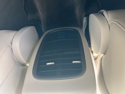 Used 2018 Lincoln MKC Premiere image 16