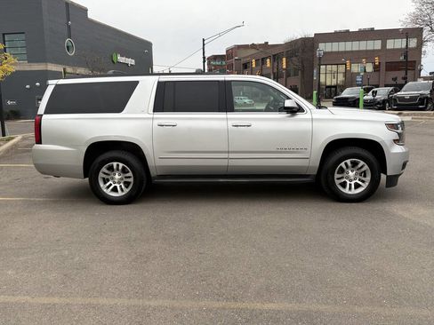 Used 2016 Chevrolet Suburban LT image 11