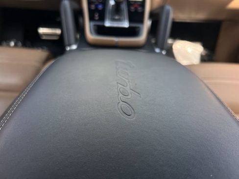 Used 2019 Porsche Cayenne Turbo AWD/4WD image 19