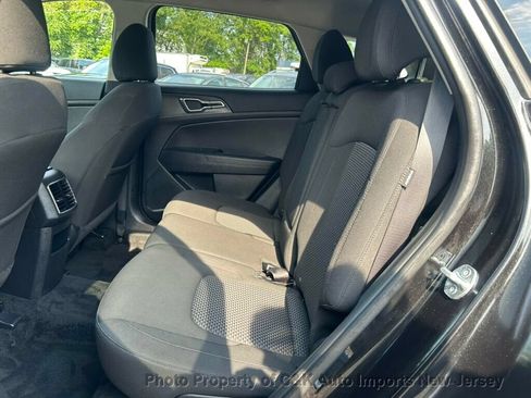 Used 2024 Kia Sportage LX AWD/4WD image 23