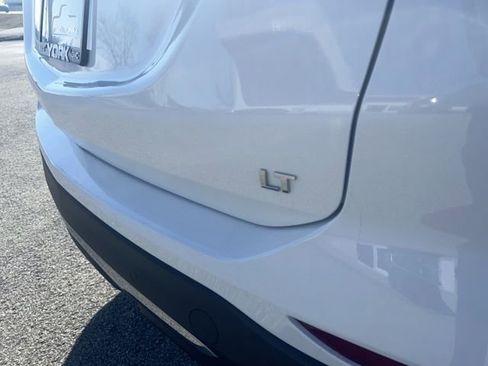 Used 2024 Chevrolet Equinox LT w/ LPO, Floor Liner Package FWD image 8