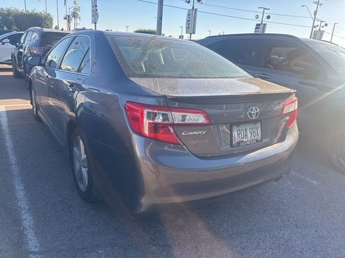 Used 2014 Toyota Camry SE image 9