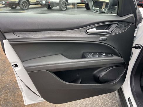 Used 2024 Alfa Romeo Stelvio Sprint image 6