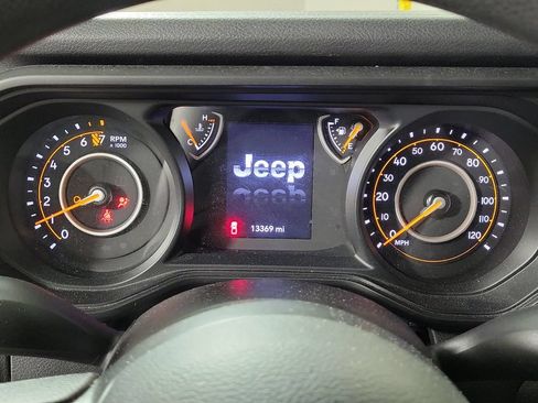 Used 2024 Jeep Gladiator Sport AWD/4WD image 17