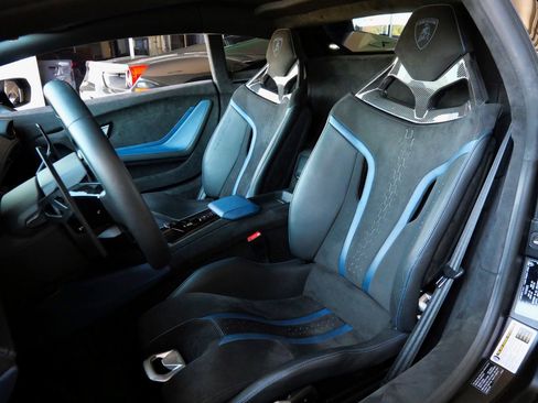 Used 2023 Lamborghini Huracan Tecnica RWD image 6