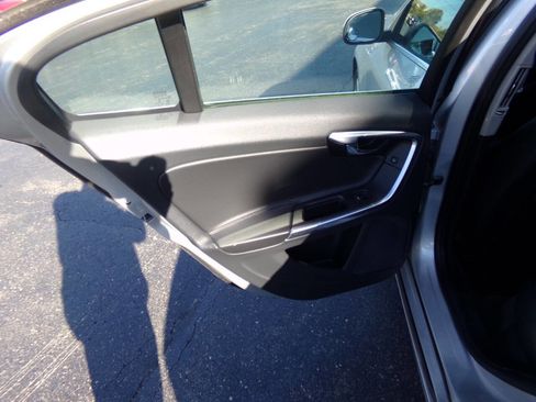 Used 2016 Volvo S60 T5 Premier image 18