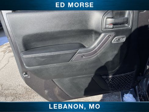 Used 2018 Jeep Wrangler Unlimited Sahara image 19