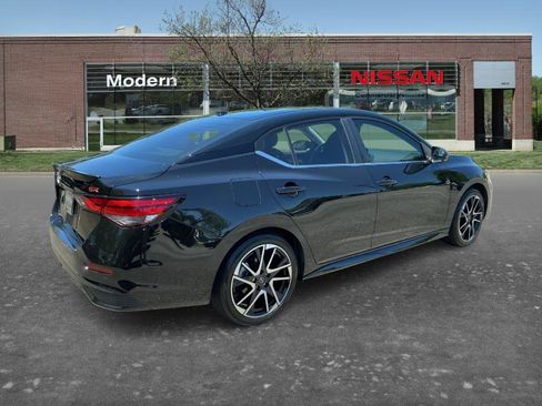 Certified 2024 Nissan Sentra SR FWD image 4