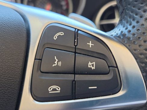 Used 2020 Mercedes-Benz SLC 300 image 40