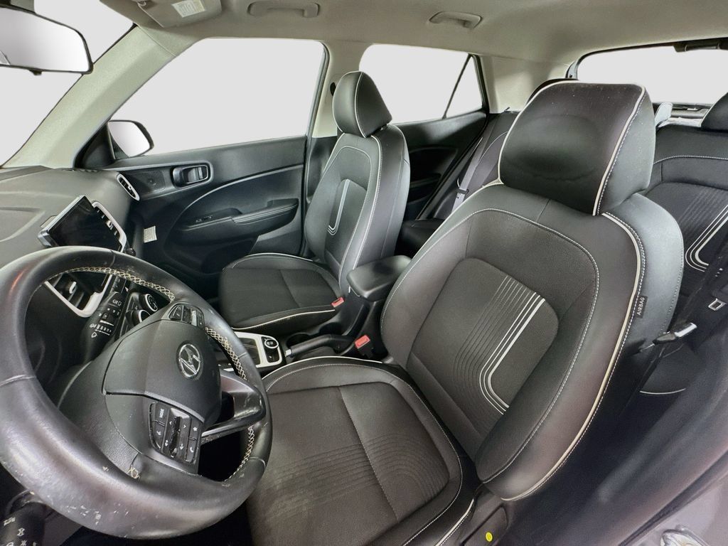 Certified 2024 Hyundai Venue Limited FWD image 22