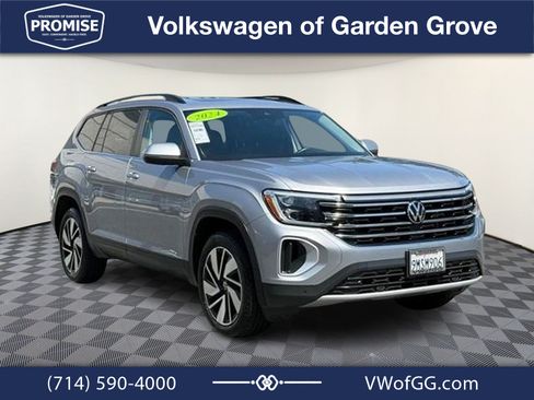 Used 2024 Volkswagen Atlas SE FWD image 2