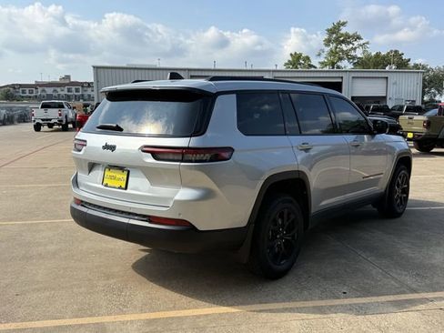 New 2025 Jeep Grand Cherokee L Altitude RWD image 7