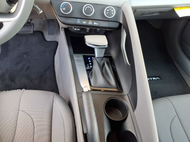 New 2026 Hyundai Elantra SE FWD image 16
