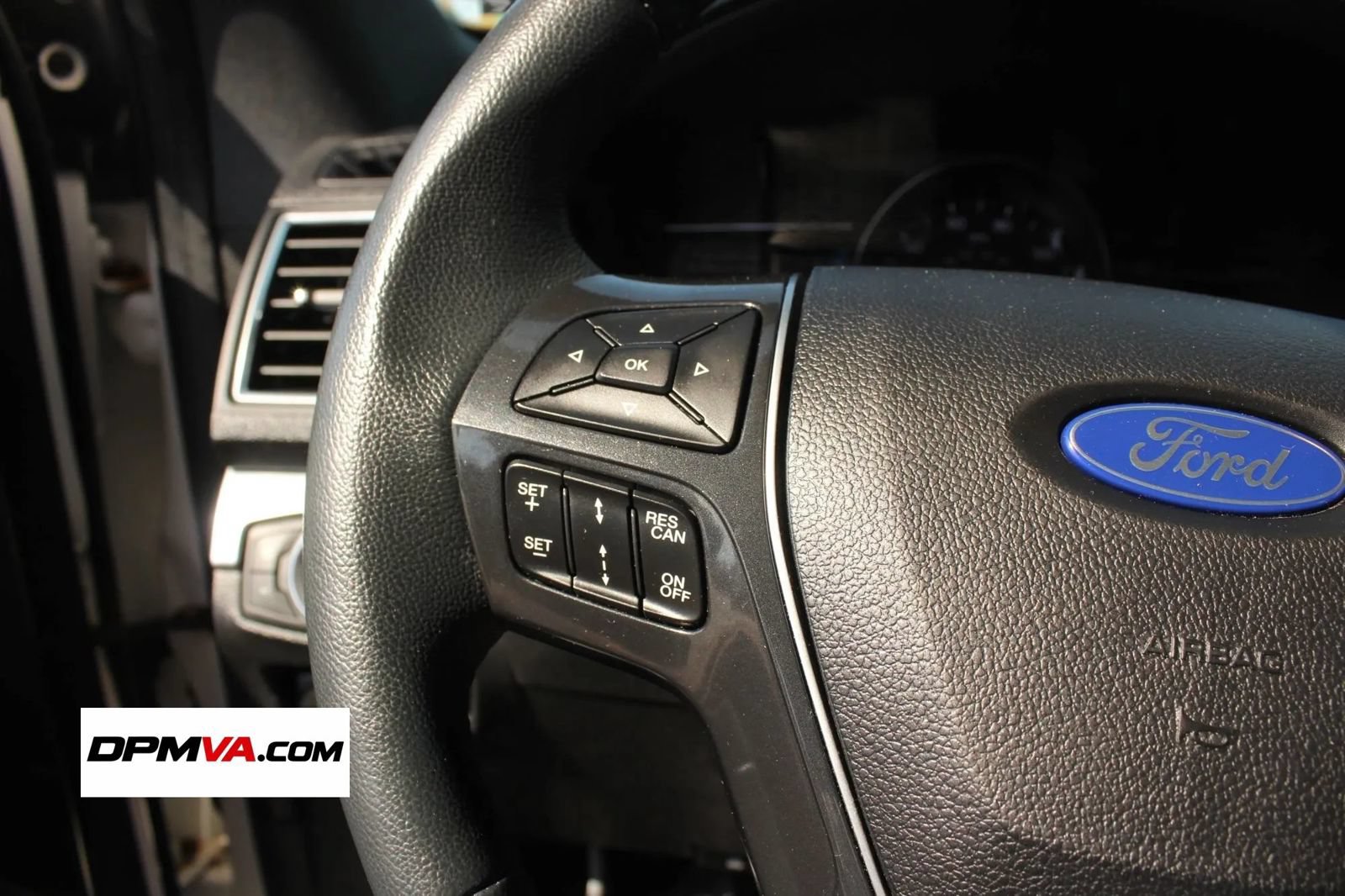 Used 2018 Ford Explorer Limited w/ Equipment Group 301A AWD/4WD image 23