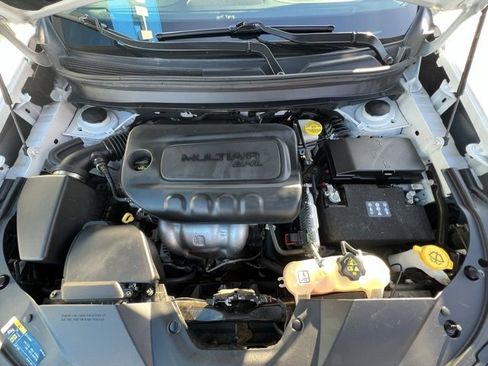 Used 2023 Jeep Cherokee Altitude Lux image 45