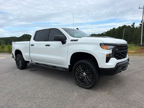Used 2025 Chevrolet Silverado 1500 Custom Trail Boss w/ Turbomax Blackout Package AWD/4WD image 18