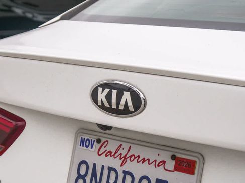 Used 2020 Kia Optima S w/ S Panoramic Sunroof Package FWD image 9