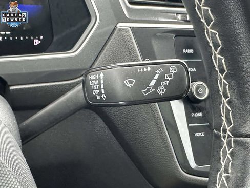 Used 2024 Volkswagen Tiguan SE AWD/4WD image 24