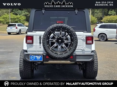 Used 2020 Jeep Wrangler Unlimited Sahara AWD/4WD image 5