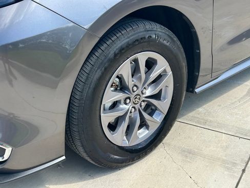 Certified 2023 Toyota Sienna XLE w/ XLE Plus Package FWD image 9