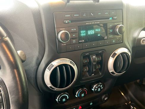 Used 2016 Jeep Wrangler Unlimited Sahara w/ Connectivity Group image 20